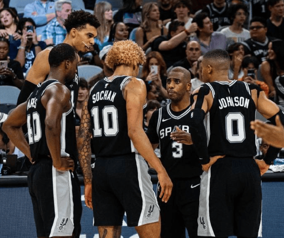 金玟哉兼具 金玟哉兼具